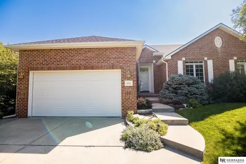 6008 Berkeley Dr, Lincoln, NE 68512