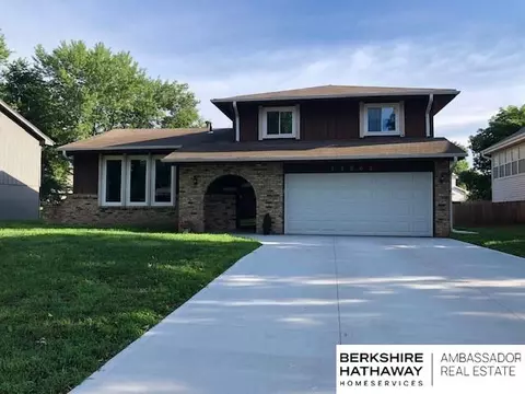 12062 Locust St, Omaha, NE 68164