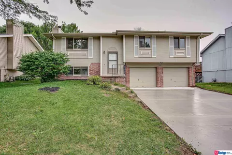 8124 S 154 St, Omaha, NE 68138