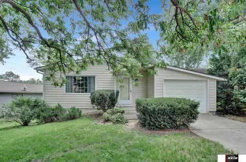 4816 Goldenrod Ln, Lincoln, NE 68512