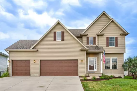 1332 N Lenox Cir, Council Bluffs, IA 51503