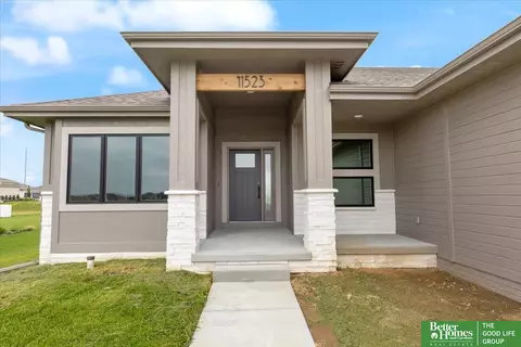 11523 S 115th St, Papillion, NE 68046