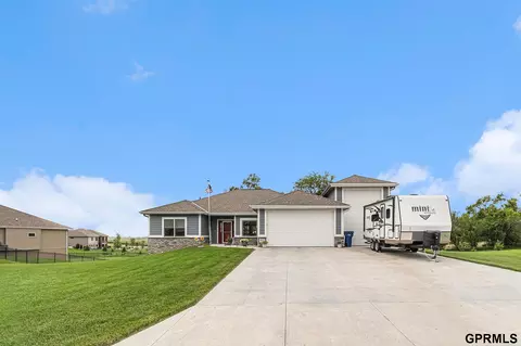 4416 Windward Dr, Plattsmouth, NE 68048