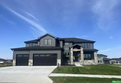 5410 N 208th St, Elkhorn, NE 68022