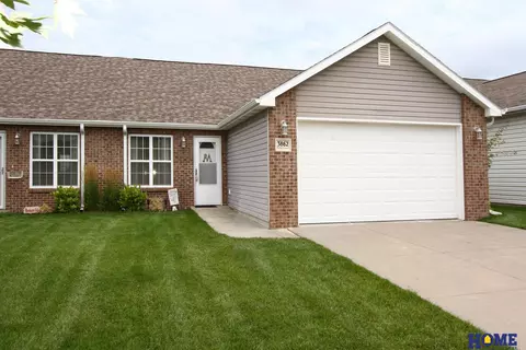 3862 Ballard Ct, Lincoln, NE 68504