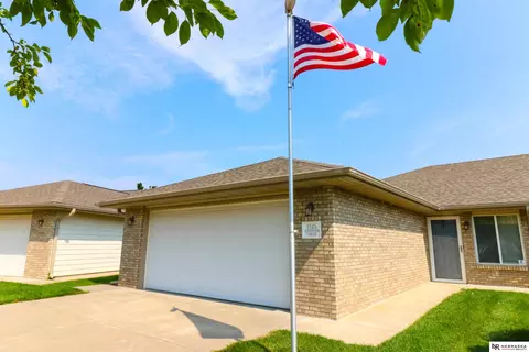 2125 Kingswood Cir, Lincoln, NE 68521