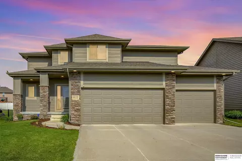 8112 S 192 Ave, Gretna, NE 68028