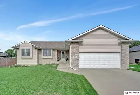2221 N 81st St, Lincoln, NE 68505