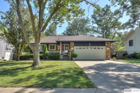 2611 Jack Pine St, Bellevue, NE 68123
