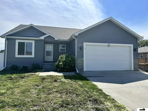 2720 N 5th St, Lincoln, NE 68521