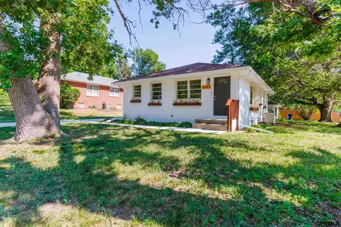 4001 Linden St, Lincoln, NE 68516