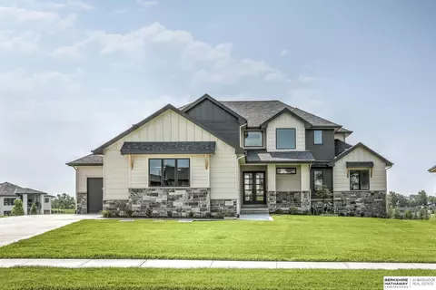 21225 Joseph St, Omaha, NE 68022