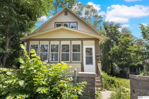 5809 S 22 St, Omaha, NE 68107
