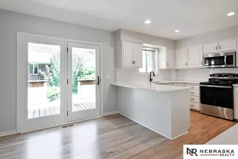 2314 Benson Gardens Blvd, Omaha, NE 68134