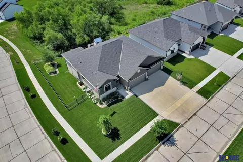 7367 Swiss Alps Ave, Lincoln, NE 68516