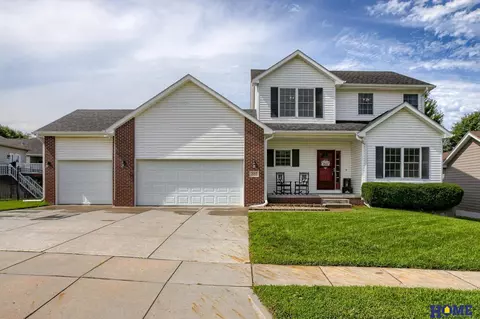 3215 Whitlock Rd, Lincoln, NE 68516