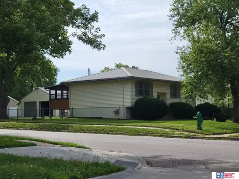 400 S 10th St, Beatrice, NE 68310 photo 4