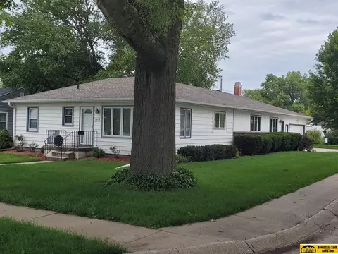 1918 Elk St, Beatrice, NE 68310
