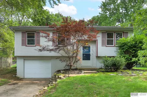 9423 Ohio St, Omaha, NE 68134