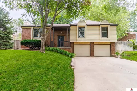 1440 Janssen Dr, Lincoln, NE 68506