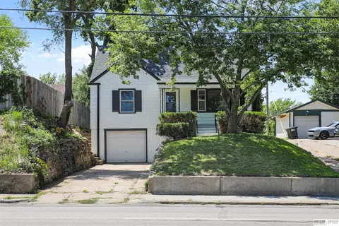 1114 S 42nd St, Omaha, NE 68105