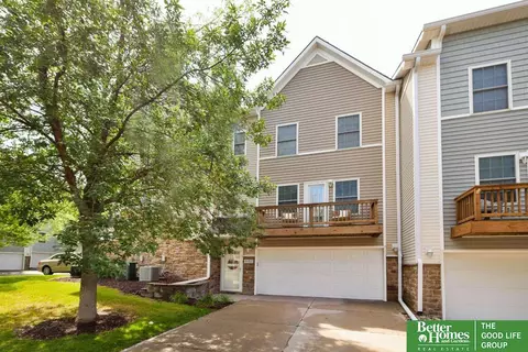 18157 Hayes Ct, Omaha, NE 68135