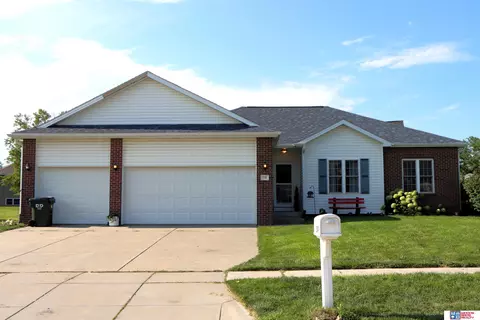 3340 Grainger Pkwy, Lincoln, NE 68516