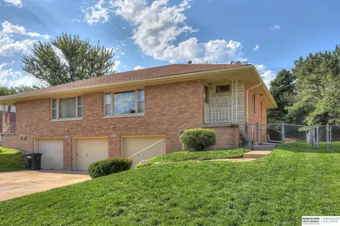 9207 Ohio St, Omaha, NE 68134