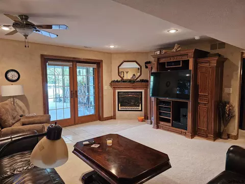 606 Springview Cir, Beatrice, NE 68310 photo 37