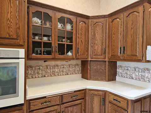 606 Springview Cir, Beatrice, NE 68310 photo 10
