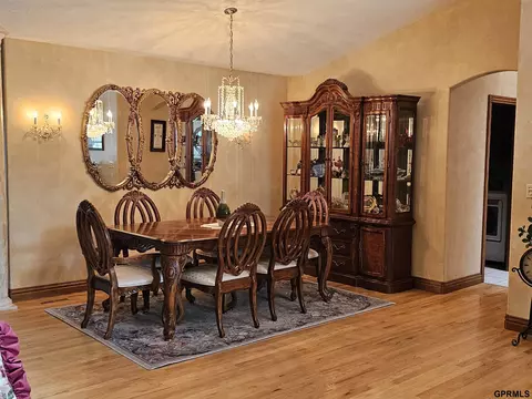 606 Springview Cir, Beatrice, NE 68310 photo 7