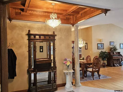 606 Springview Cir, Beatrice, NE 68310 photo 5