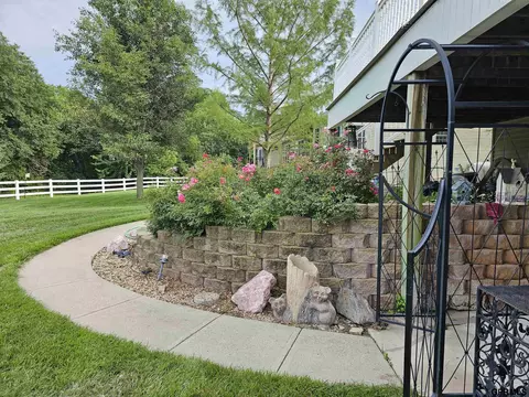 606 Springview Cir, Beatrice, NE 68310 photo 42