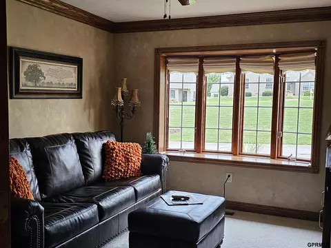 606 Springview Cir, Beatrice, NE 68310 photo 16