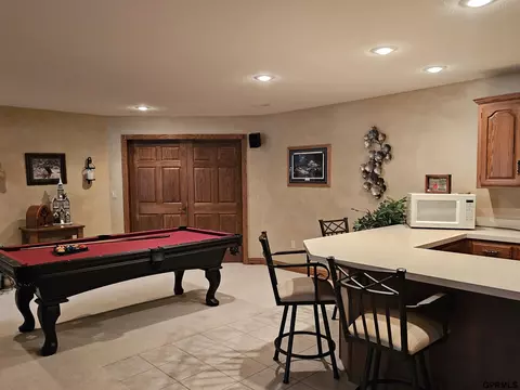 606 Springview Cir, Beatrice, NE 68310 photo 34