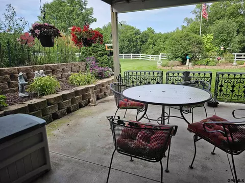 606 Springview Cir, Beatrice, NE 68310 photo 40
