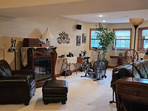 606 Springview Cir, Beatrice, NE 68310 photo 36