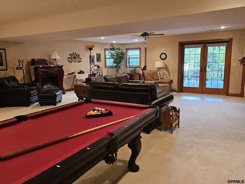 606 Springview Cir, Beatrice, NE 68310 photo 33