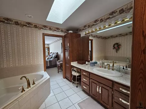 606 Springview Cir, Beatrice, NE 68310 photo 20