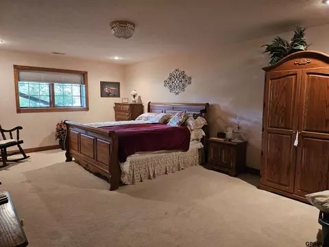 606 Springview Cir, Beatrice, NE 68310 photo 38