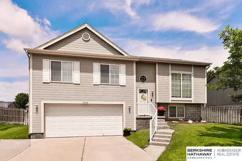 20934 Oak St, Gretna, NE 68028
