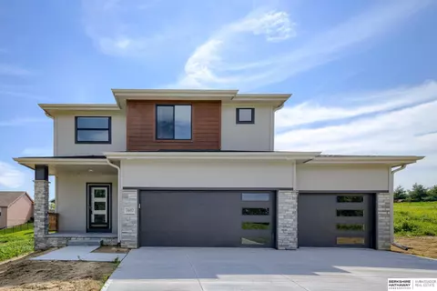 7607 N 116 Ave, Omaha, NE 68142