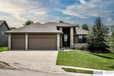 125 Broken Arrow Cir, Yutan, NE 68073