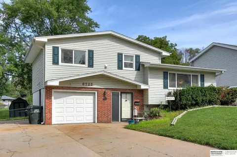 8722 Wilbur St, La Vista, NE 68128