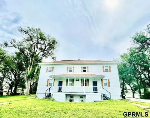 2330 NW 8th St, Lincoln, NE 68521