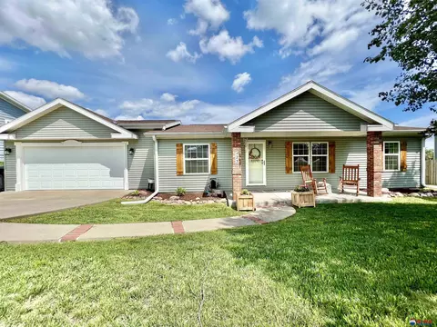 425 N Spruce St, Valparaiso, NE 68065