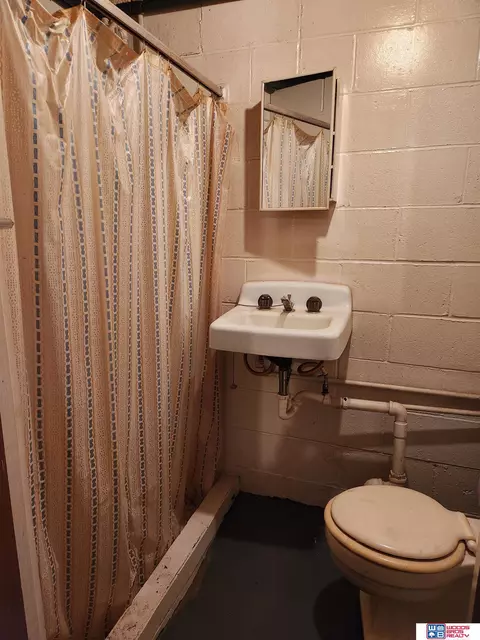 236 Cummins St, Beatrice, NE 68310 photo 9