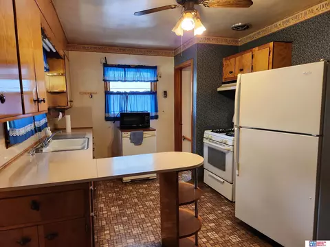 236 Cummins St, Beatrice, NE 68310 photo 6