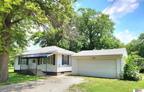 236 Cummins St, Beatrice, NE 68310 photo 2