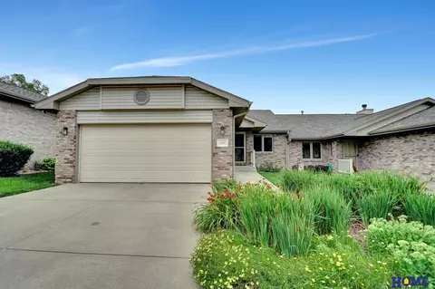 5710 Shadow Pines Ct, Lincoln, NE 68516